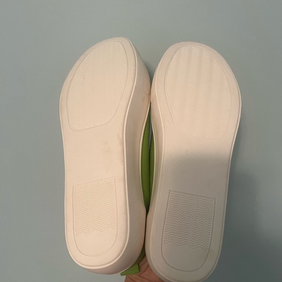 Brand New Soda Green Canvas Sneakers with White Soles - Picture 3 of 6